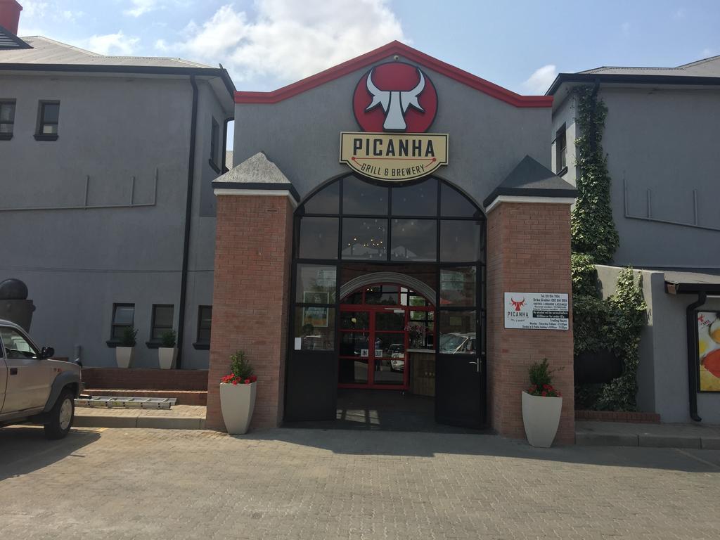 Picanha Grill Guest House & Events Venue Nigel Ngoại thất bức ảnh